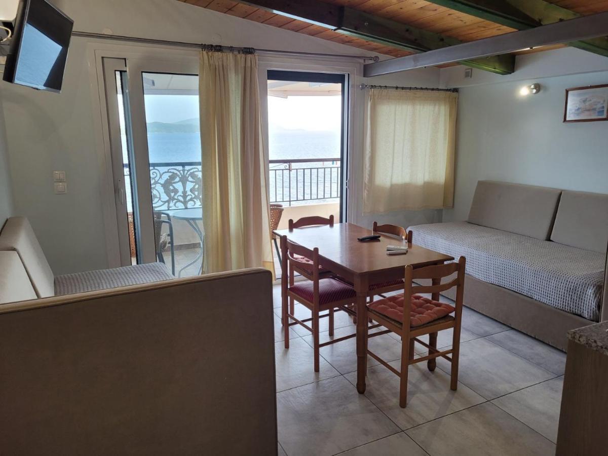 Logan'S Beach Hotel Νυδρί Εξωτερικό φωτογραφία