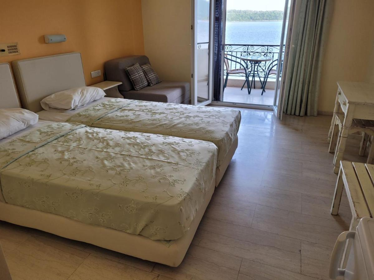 Logan'S Beach Hotel Νυδρί Εξωτερικό φωτογραφία