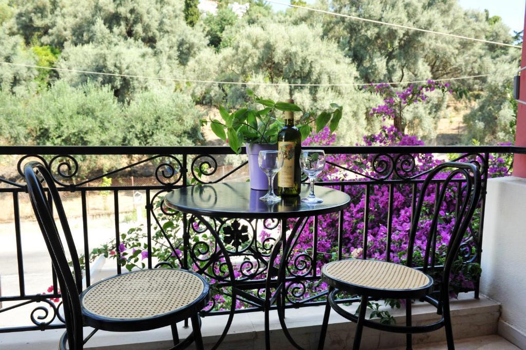 Logan'S Beach Hotel Νυδρί Δωμάτιο φωτογραφία