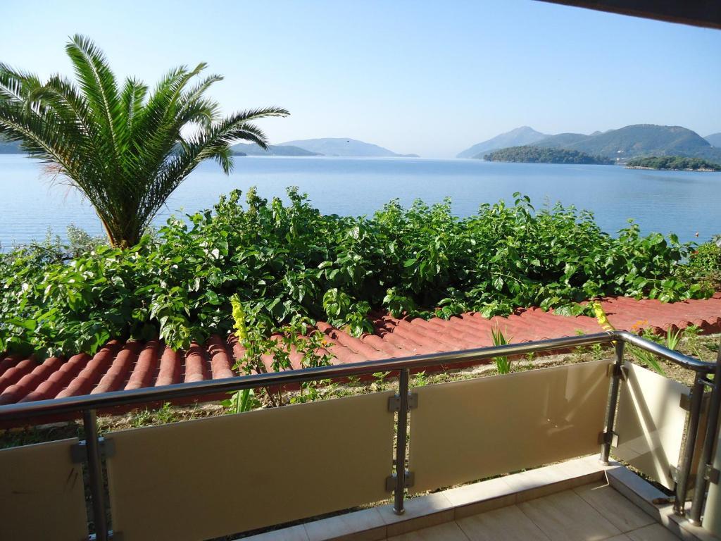 Logan'S Beach Hotel Νυδρί Δωμάτιο φωτογραφία