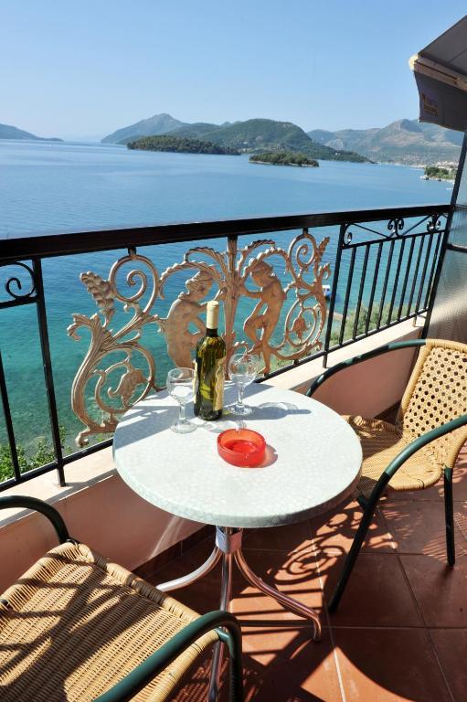 Logan'S Beach Hotel Νυδρί Δωμάτιο φωτογραφία