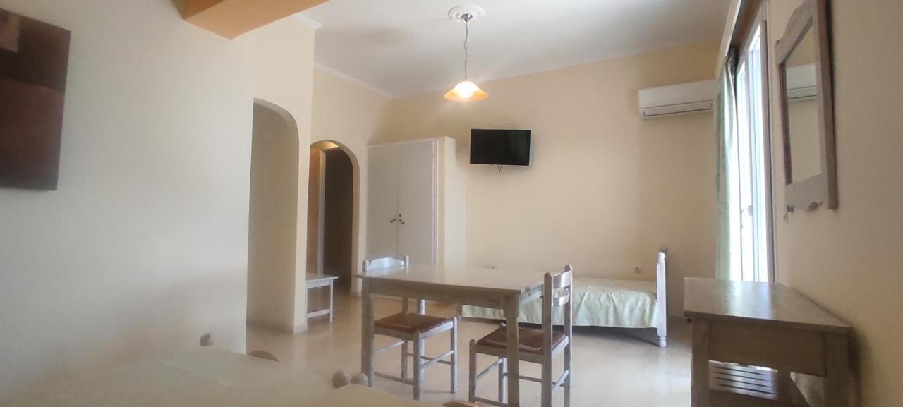 Logan'S Beach Hotel Νυδρί Εξωτερικό φωτογραφία