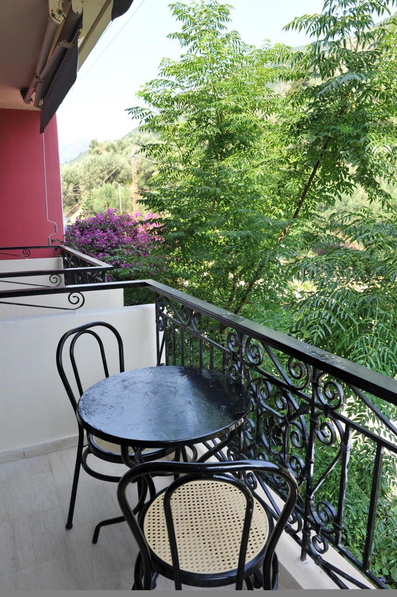 Logan'S Beach Hotel Νυδρί Εξωτερικό φωτογραφία